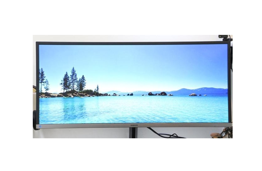 三星發(fā)布雙UHD電競(jìng)顯示器.jpg 三星發(fā)布雙UHD電競(jìng)顯示器.jpg